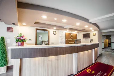 Photo 3 - Clarion Inn Renton - Seattle
