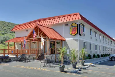 Photo 2 - Super 8 by Wyndham Cody