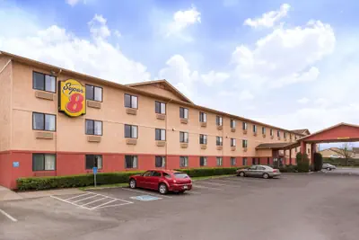Photo 2 - Super 8 by Wyndham Corvallis