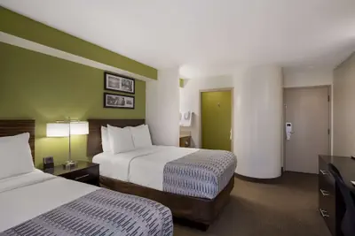 Photo 5 - SureStay Plus by Best Western Mesa Superstition Springs