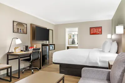 Photo 2 - Quality Inn Findlay