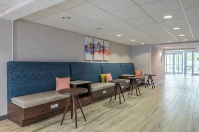 Photo 5 - Hampton Inn Manchester Downtown