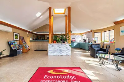 Photo 3 - Econo Lodge Cleveland Southeast - Kent