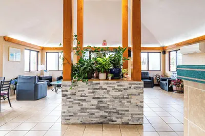 Photo 5 - Econo Lodge Cleveland Southeast - Kent