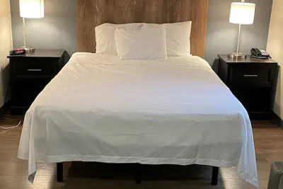 Photo 5 - Sonesta Simply Suites Memphis