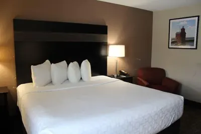 Photo 4 - AmericInn by Wyndham Holland MI