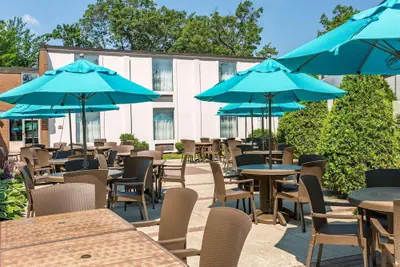 Photo 2 - Country Inn & Suites by Radisson, Traverse City, MI