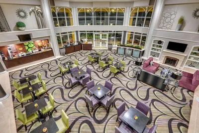 Photo 4 - La Quinta Inn & Suites by Wyndham Dallas - Addison Galleria