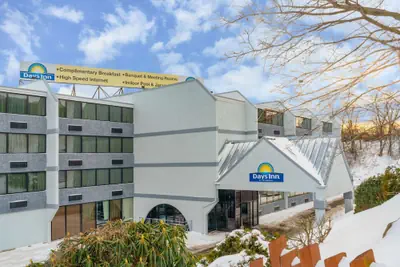 Photo 2 - Days Inn by Wyndham Scranton PA