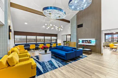 Photo 4 - Comfort Inn & Suites Evansville Airport