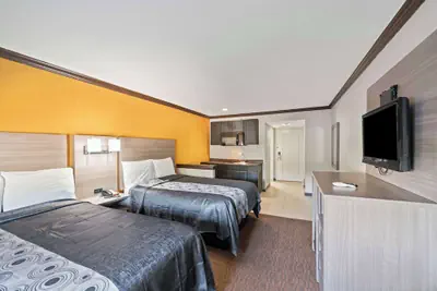 Photo 2 - Americas Best Value Inn & Suites Brenham