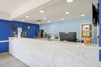 Photo 4 - Americas Best Value Inn & Suites Brenham