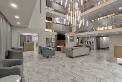 Photo 5 - La Quinta Inn & Suites by Wyndham Dallas I-35 Walnut Hill Ln