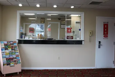 Photo 3 - STUDIOS & SUITES 4 LESS CHESAPEAKE