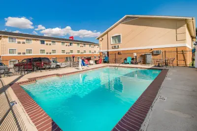 Photo 2 - Red Roof Inn & Suites Denton