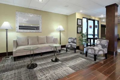 Photo 3 - Hampton Inn Ashtabula