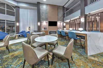 Photo 5 - La Quinta Inn & Suites by Wyndham Dallas DFW Airport North