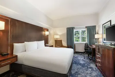Photo 5 - Doubletree by Hilton Cape Cod - Hyannis