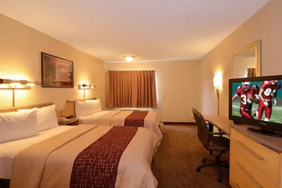 Photo 2 - Red Roof Inn San Antonio - Airport