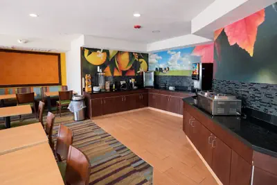 Photo 3 - Comfort Inn & Suites Texas City I-45