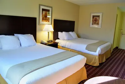Photo 5 - Econo Lodge Inn & Suites Triadelphia - Wheeling