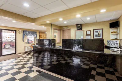 Photo 3 - Econo Lodge Morgantown