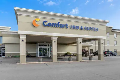 Photo 2 - Comfort Inn & Suites Triadelphia - Wheeling