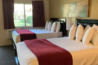 Photo 5 - California Suites Hotel