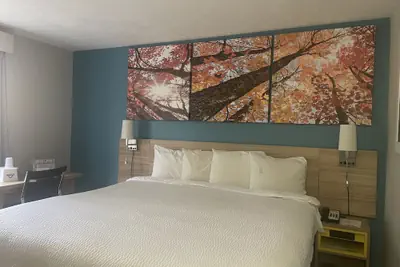 Photo 5 - Days Inn by Wyndham Warrensburg
