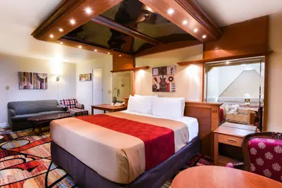 Photo 3 - Vagabond Inn Long Beach