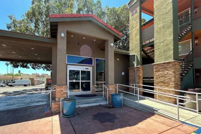 Photo 2 - Motel 6 Pasadena, CA – Old Town Pasadena Area