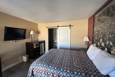Photo 5 - Motel 6 Pasadena, CA – Old Town Pasadena Area