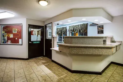 Photo 2 - Ramada by Wyndham Sioux Falls