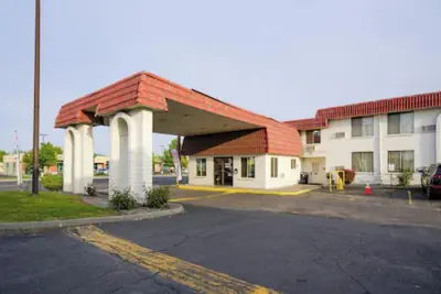 Photo 2 - Hermiston Inn & Suites