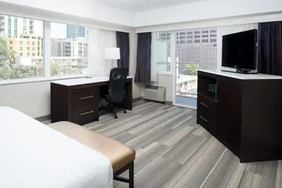 Photo 4 - Holiday Inn Express San Diego Downtown by IHG