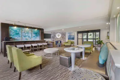 Photo 4 - Best Western Plus Agate Beach Inn