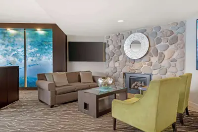 Photo 3 - Best Western Plus Agate Beach Inn