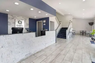 Photo 3 - Quality Inn & Suites Bloomington University Area