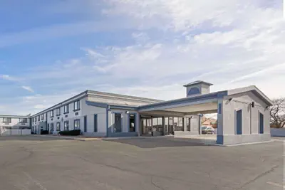 Photo 2 - Quality Inn & Suites Bloomington University Area