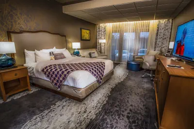 Photo 2 - Lodge Of Four Seasons Golf Resort, Marina & Spa
