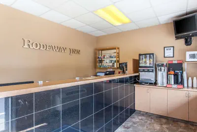 Photo 3 - Rodeway Inn Sandusky North