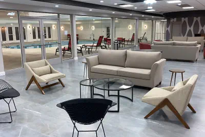 Photo 3 - Ramada by Wyndham Hartford North / Bradley Airport