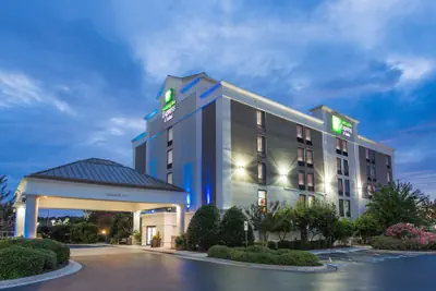Photo 2 - Holiday Inn Express Hotel & Suites Wilmington-University Ctr by IHG