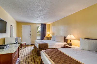 Photo 4 - Palms Garden Inn