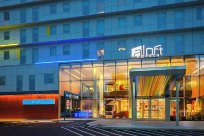 Photo 2 - Aloft by Marriott New York LaGuardia Airport