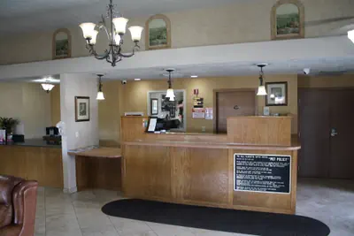 Photo 4 - Sunrise Inn Hotel