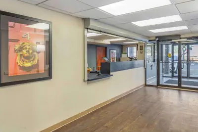 Photo 4 - Extended Stay America Select Suites Chicago Downers Grove