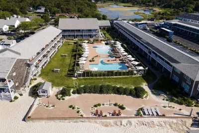 Photo 2 - Riviera Beach Resort