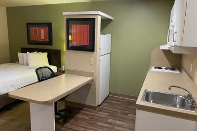 Photo 4 - Suburban Studios Auburn Hills - Detroit
