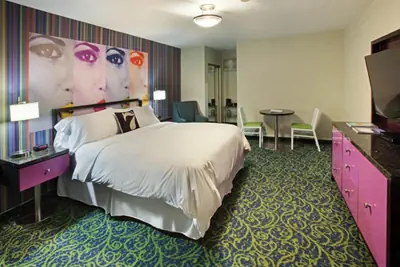Photo 5 - 7 Springs Inn & Suites